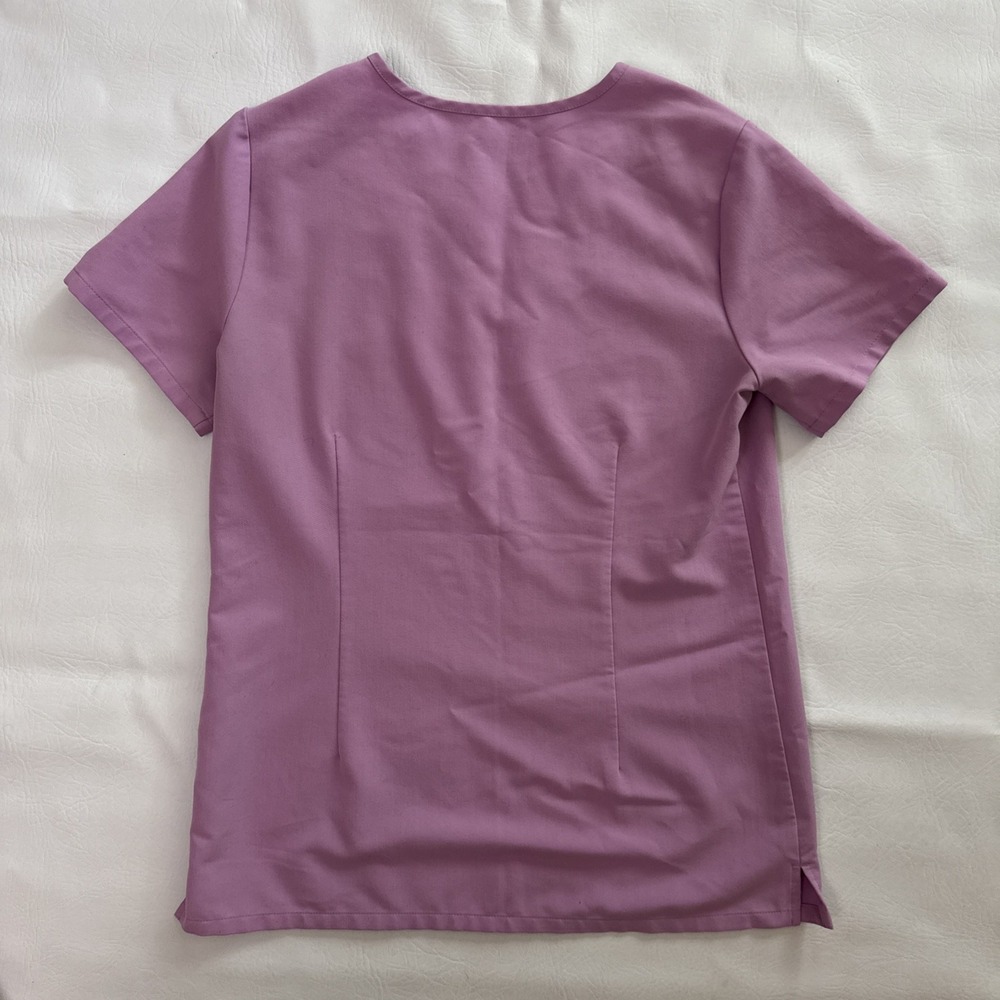 FIGS Technical Collection Scrub Top Shirt Women XS Extra Small Pink/Purple - Picture 5 of 7